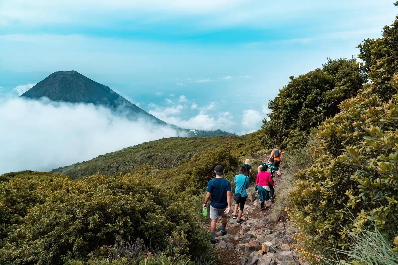 Вулкан Изалько (Izalco Volcano)